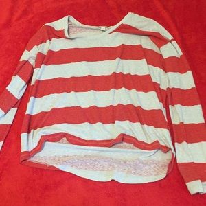 a red and white long sleeve gap top